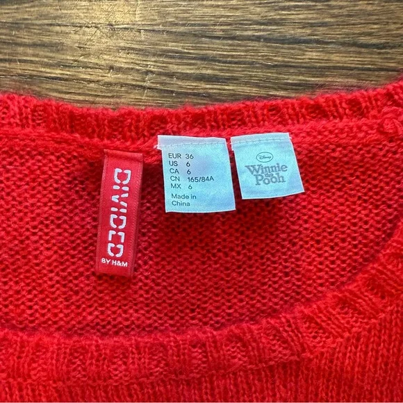 Disney Winnie the Pooh Tigger Character High Low Sweater - Picture 2 of 5